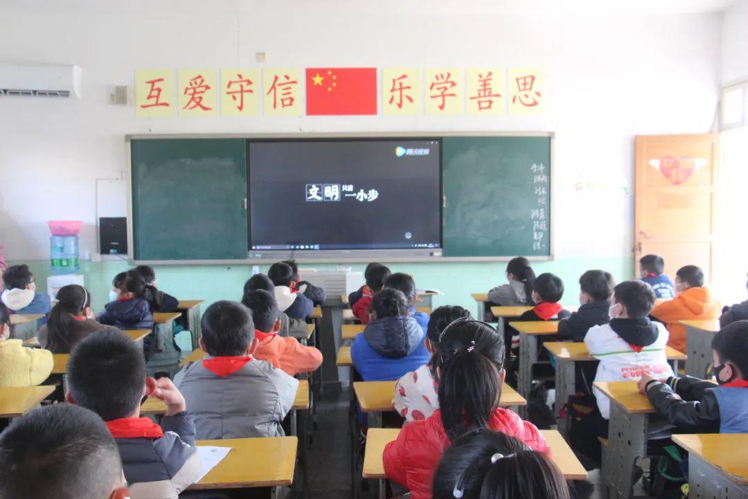 【县区总工会工作动态】尉氏县总工会慰问因公牺牲民警家属
